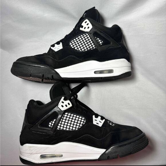 Size 6 - Nike Air Jordan 4 Retro GS White Thunder Men's Shoes - Picture 3 of 10